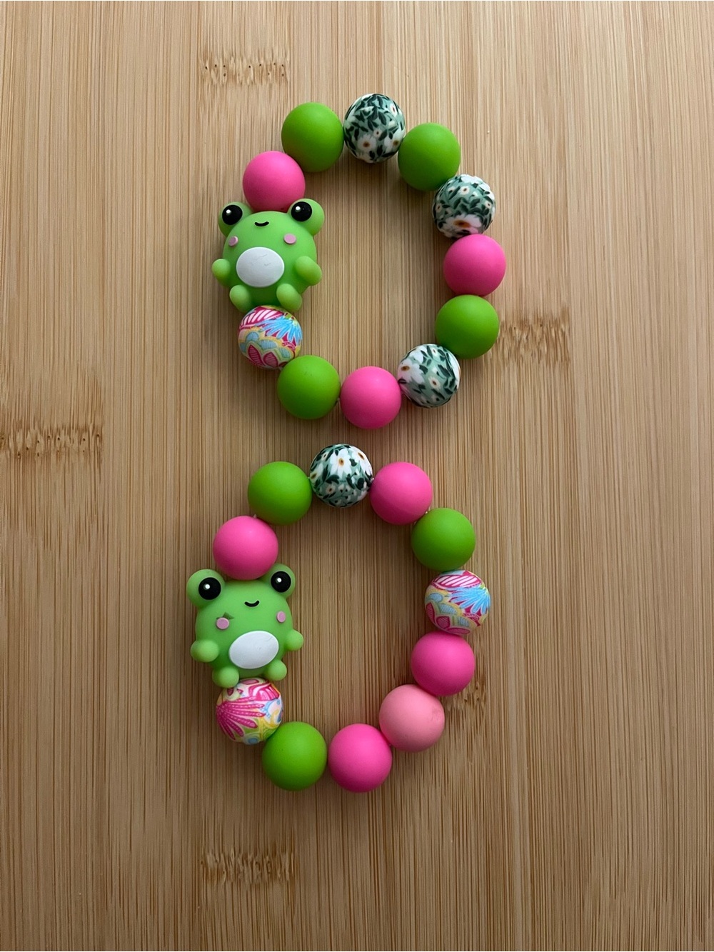 Cute Frog Bead Wristlet Bracelets - Pink & Green